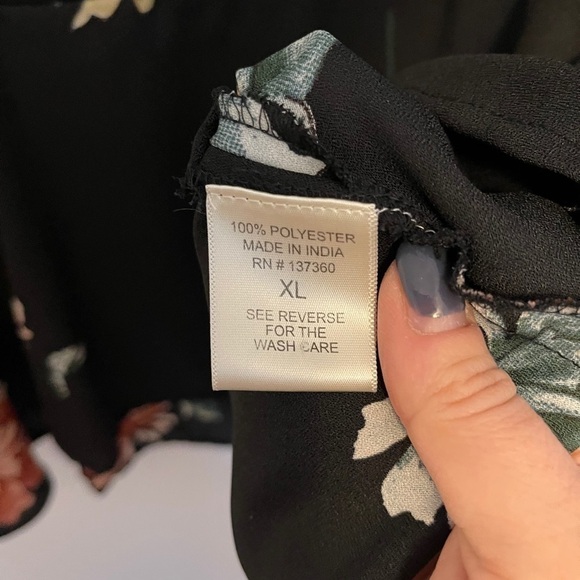 Floral bell sleeve top - Picture 6 of 6